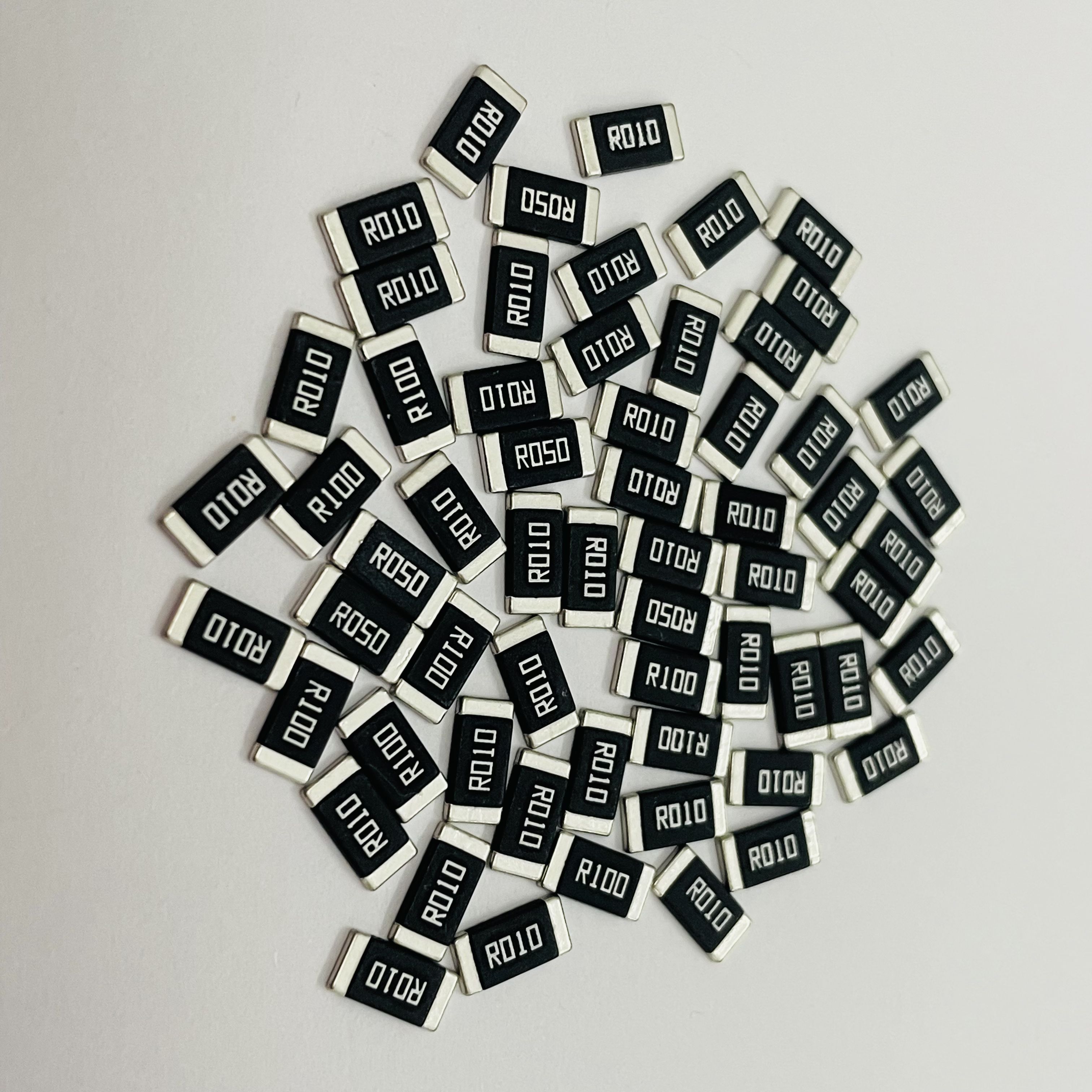 Resistore a chip di corrente in lega