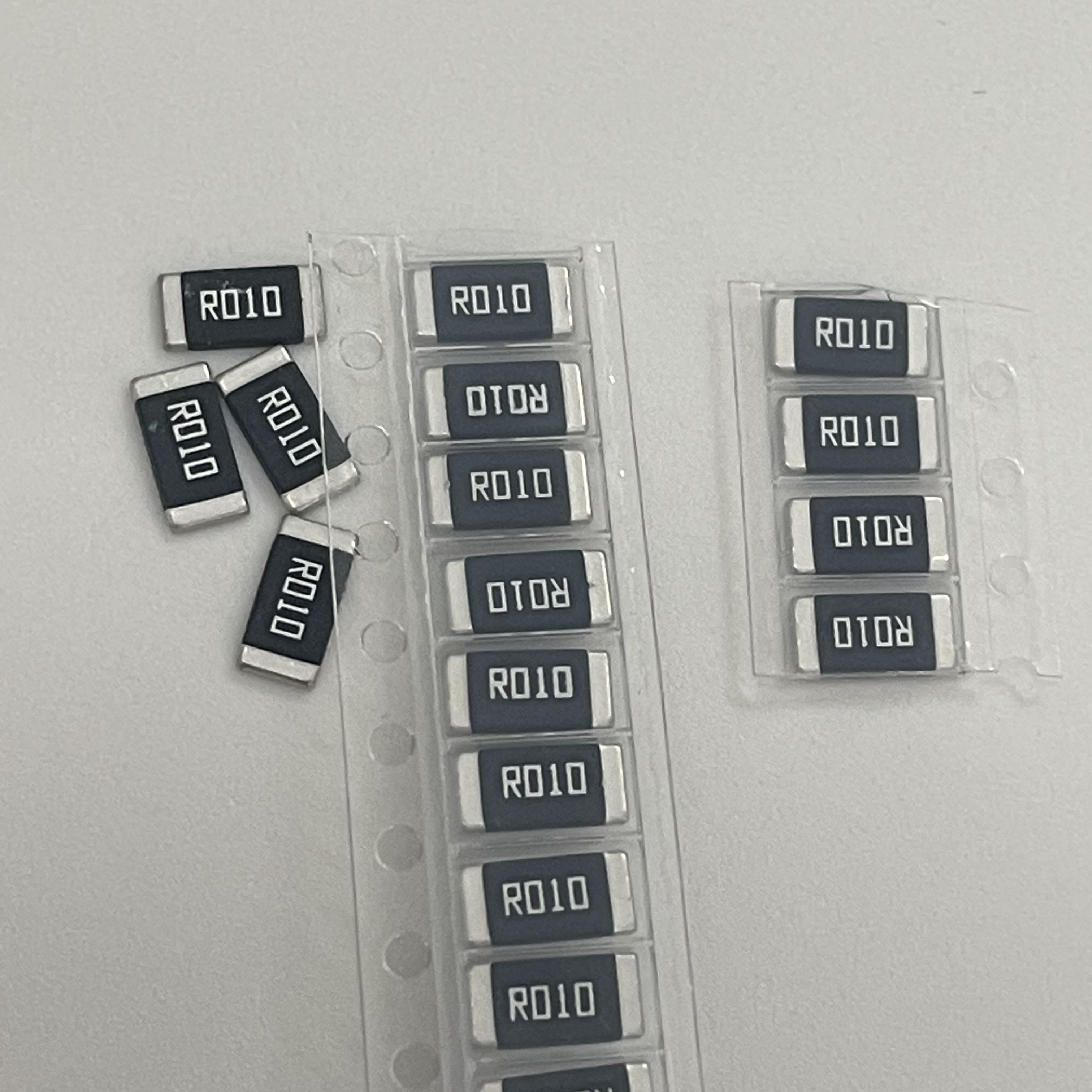 Quali sono le caratteristiche della resistenza al chip in lega