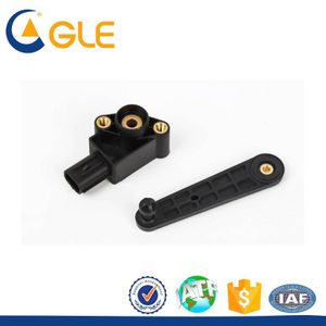 Soluzione personalizzata di stampaggio a iniezione e inserto in plastica per alloggiamento del sensore